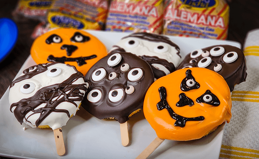 Mama Lycha Halloween Cakesicles