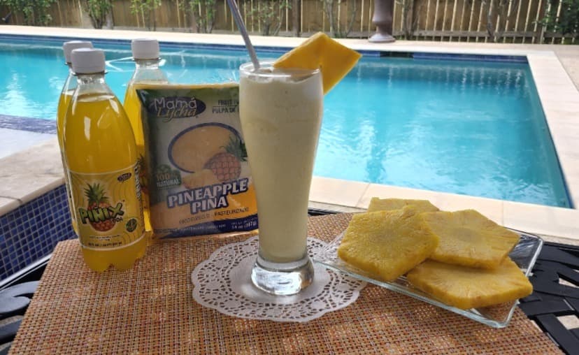 Mama Lycha Piña Colada
