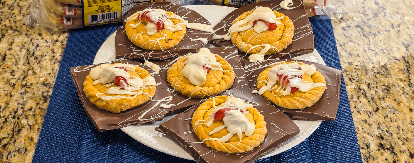 Mama Lycha Pineapple cookies with chocolate