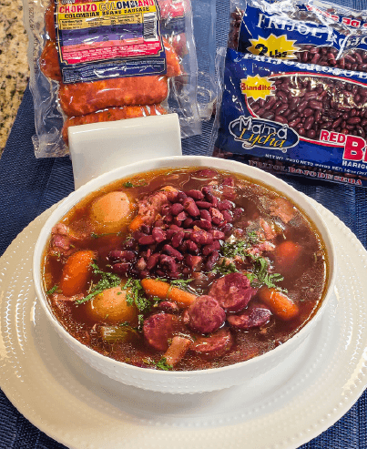 Mama Lycha Cazuela Colombiana